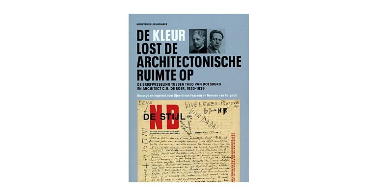 De kleur lost de architectonische ruimte op